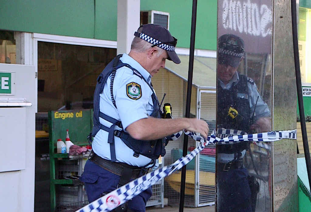 CRIME SCENE: Police are continuing their investigations into an attempted armed robbery at Park Beach on Monday. FRANK REDWARD CRIME SCENE: Police are continuing their investigations into an attempted armed robbery at Park Beach on Monday. FRANK REDWARD